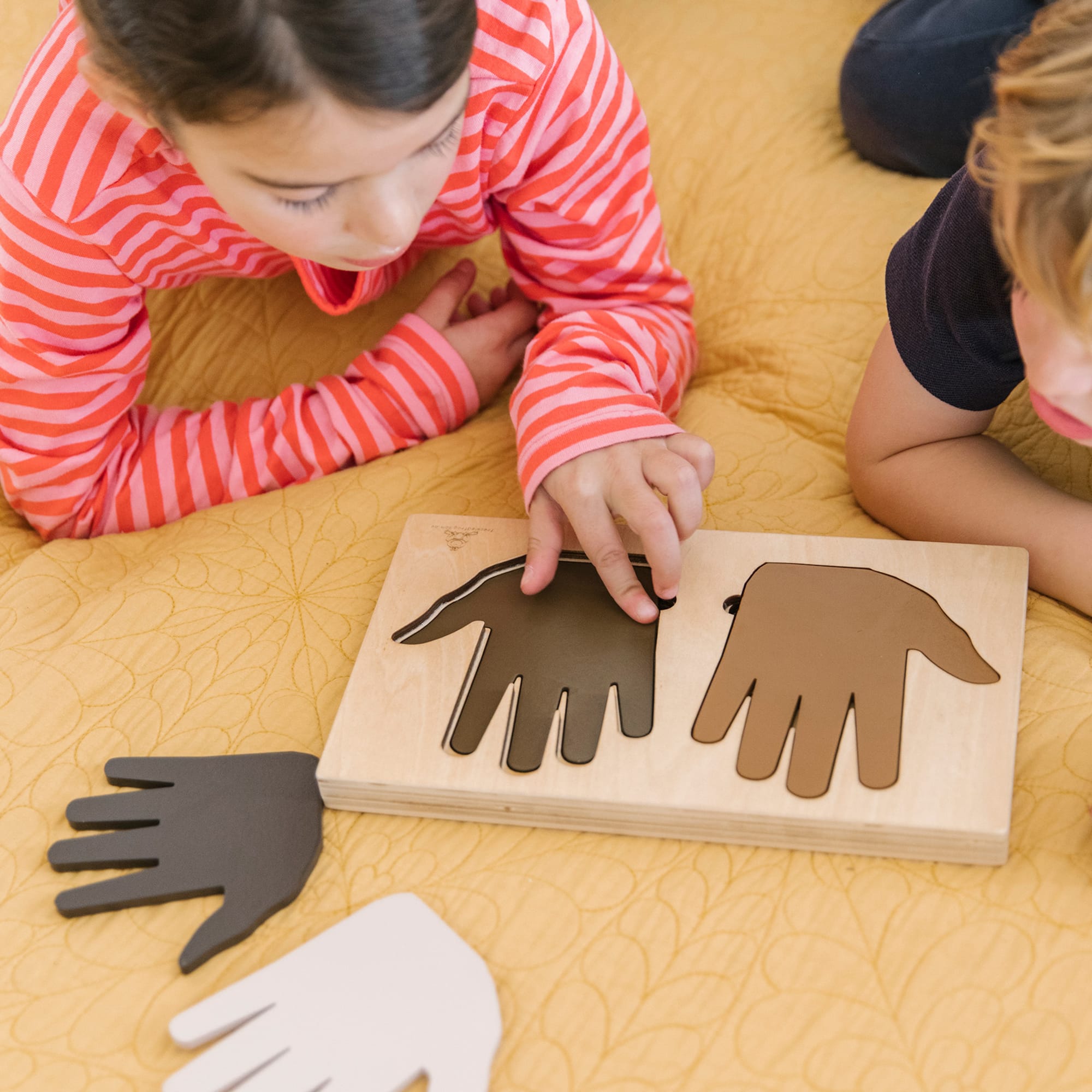 The Freckled Frog Hand in Hand Puzzle